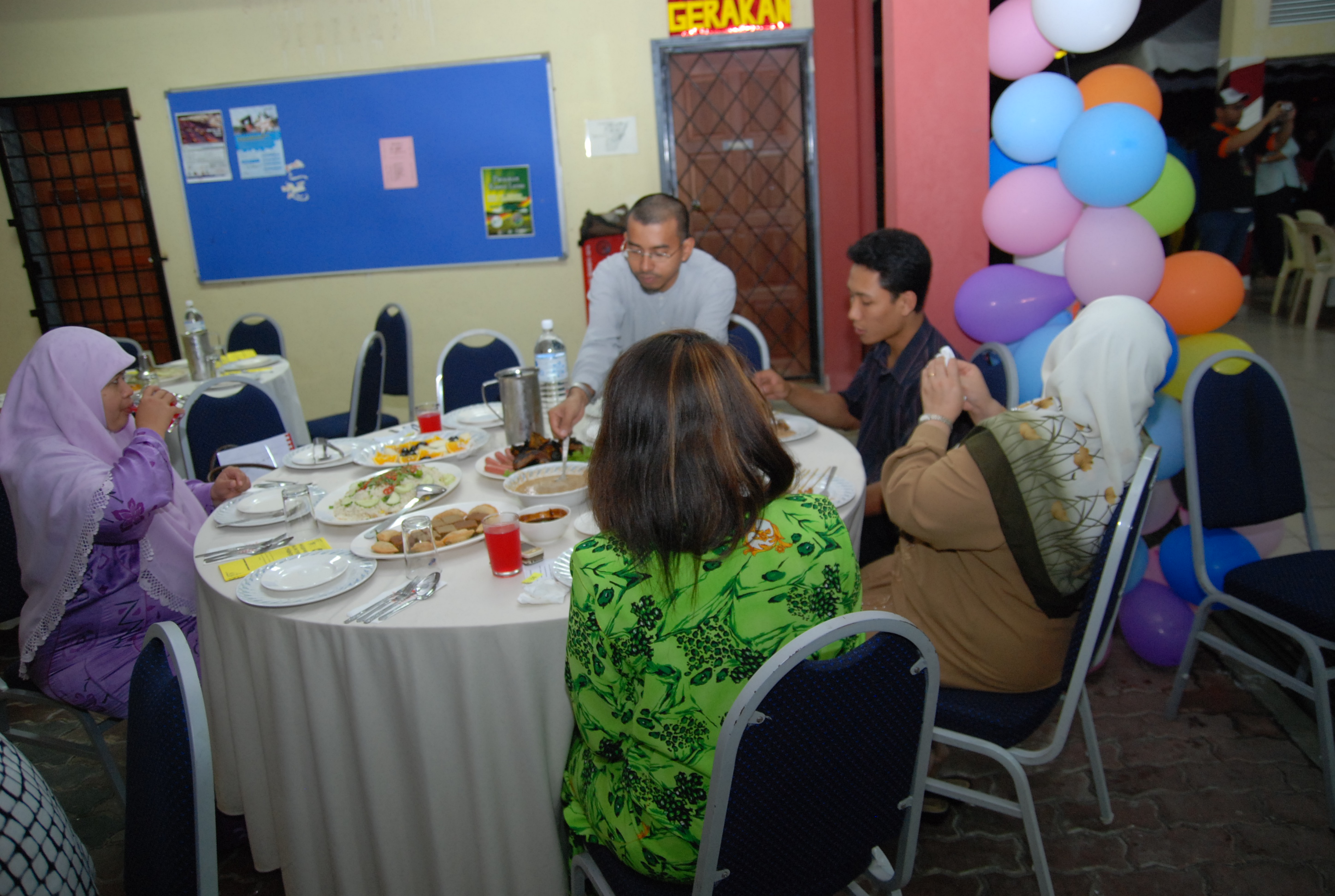CyberNight09 077